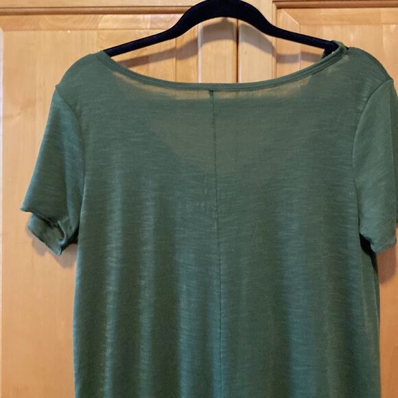 Long army green dress with detailed neckline and cap sleeves Size M - Picture 4 of 8